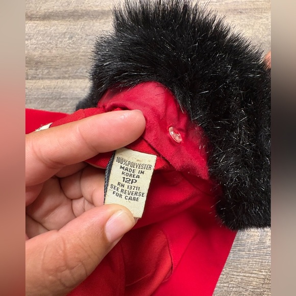 Amanda Smith Women's Red blazer with Black Fur Collar - Picture 8 of 10